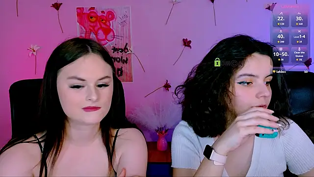 mia mooon  online show from 3, 6, 2026