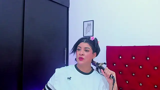 Snapshot of Katty_West chatting on 4, 5, 2026 Katty West online show from 4, 5, 2026