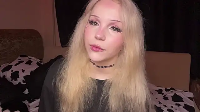 Snapshot of alicauwumeow chatting on 12, 4, 2026 alicauwumeow online show from 12, 4, 2026