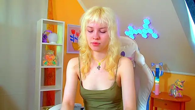 HannahHollis online show from 3, 6, 2026