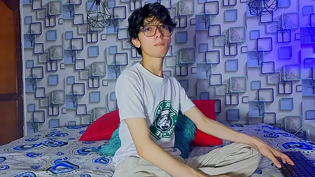Snapshot of Twink_Sebas7 chatting on 12, 4, 2026 Twink Sebas7 online show from 12, 4, 2026