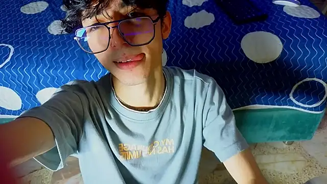 Snapshot of Twink_Sebas7 chatting on 14, 4, 2026 Twink Sebas7 online show from 14, 4, 2026
