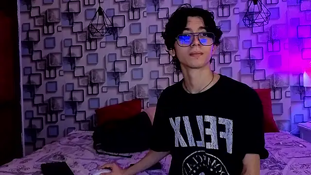 Snapshot of Twink_Sebas7 chatting on 24, 5, 2026 Twink Sebas7 online show from 24, 5, 2026