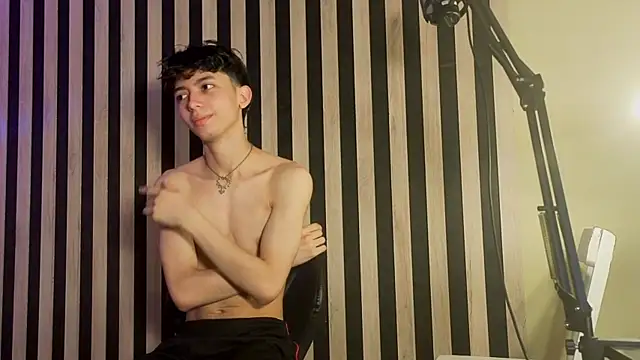 Snapshot of Twink_Sebas7 chatting on 4, 6, 2026 Twink Sebas7 online show from 4, 6, 2026