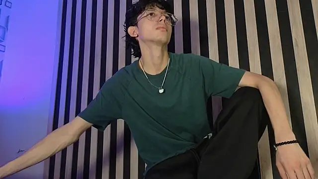 Snapshot of Twink_Sebas7 chatting on 3, 7, 2026 Twink Sebas7 online show from 3, 7, 2026