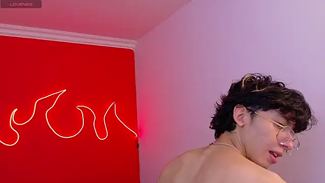 Snapshot of Twink_Sebas7 chatting on 17, 7, 2026 Twink Sebas7 online show from 17, 7, 2026