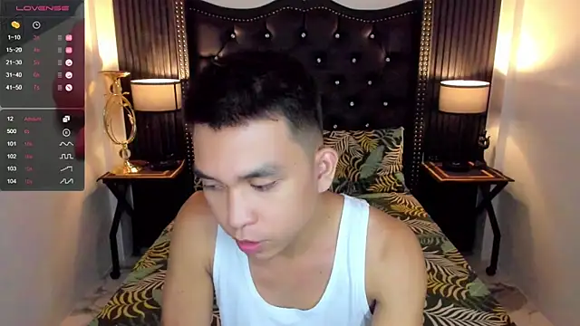 Snapshot of AsianRoman_Grey chatting on 6, 6, 2026 AsianRoman Grey online show from 6, 6, 2026
