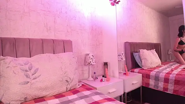 Snapshot of Alis_Roze chatting on 30, 4, 2026 Alis Roze online show from 30, 4, 2026