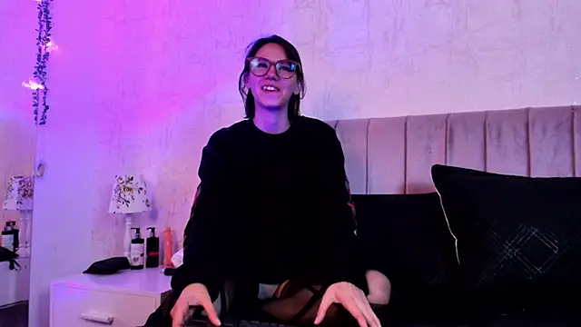 Snapshot of Alis_Roze chatting on 18, 7, 2026 Alis Roze online show from 18, 7, 2026