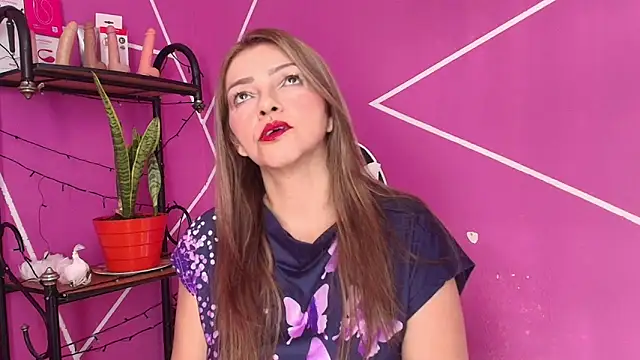 Snapshot of CarolMis_79 chatting on 10, 6, 2026 CarolMis 79 online show from 10, 6, 2026