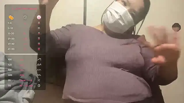 Snapshot of runa-chan- chatting on 14, 4, 2026 runa-chan- online show from 14, 4, 2026