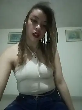 Snapshot of SweetJeii chatting on 7, 5, 2026 SweetJeii online show from 7, 5, 2026