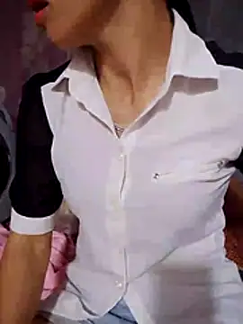  Lyly pussy  online show from 9, 4, 2026