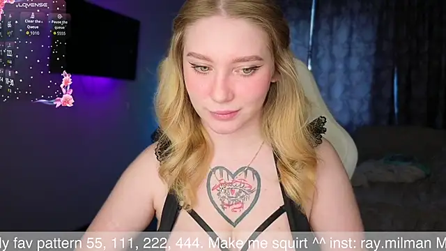 Snapshot of AliceMilr chatting on 25, 4, 2026 AliceMilr online show from 25, 4, 2026