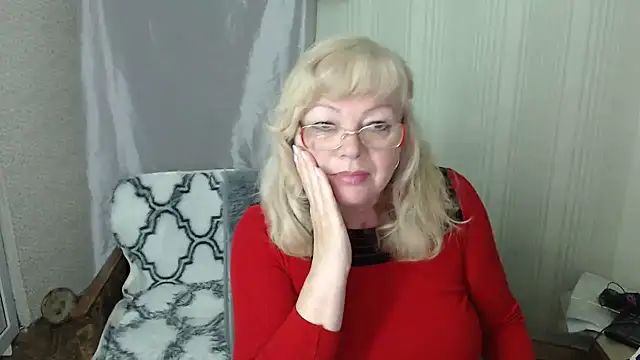 Snapshot of LavandaMay chatting on 4, 5, 2026 LavandaMay online show from 4, 5, 2026