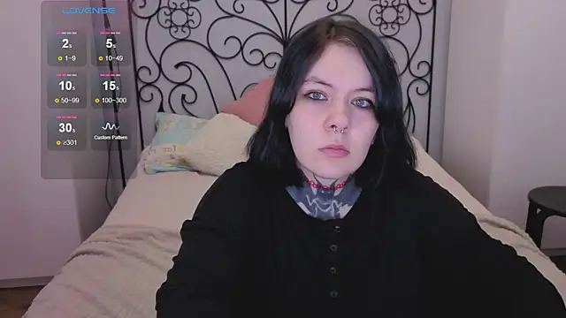 Snapshot of QwertyAnnie_Lbo chatting on 23, 4, 2026 QwertyAnnie Lbo online show from 23, 4, 2026