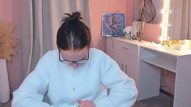 Snapshot of ErmaCurlis chatting on 10, 4, 2026 ErmaCurlis online show from 10, 4, 2026