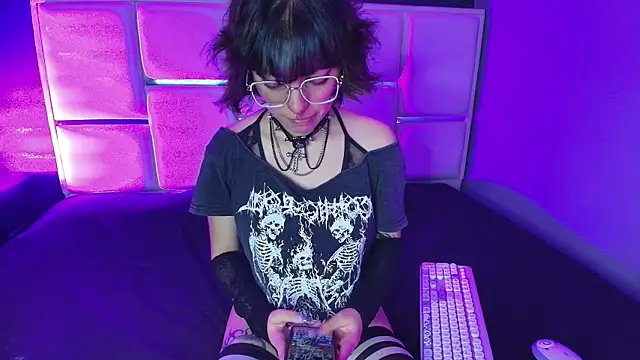 Snapshot of BadEmyXO chatting on 11, 7, 2026 BadEmyXO online show from 11, 7, 2026