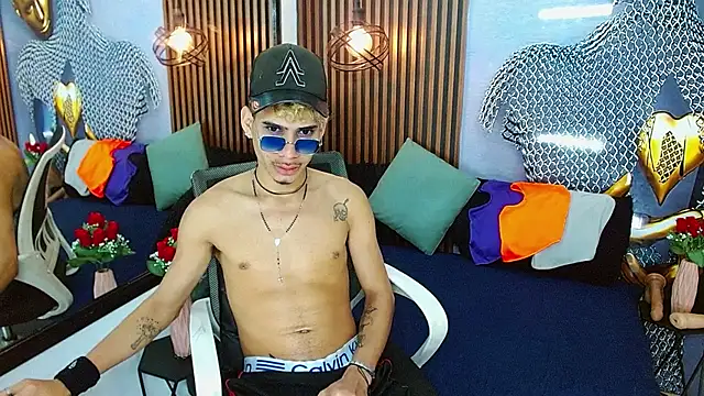 Skinny cute Alyer online show from 31, 5, 2026