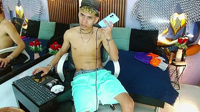 Skinny cute Alyer online show from 3, 6, 2026