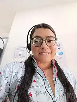 Snapshot of SOFI__10 chatting on 16, 7, 2026 SOFI 10 online show from 16, 7, 2026