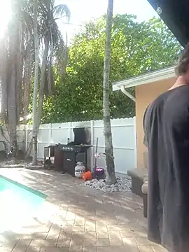 youngwildfreee online show from 21, 4, 2026