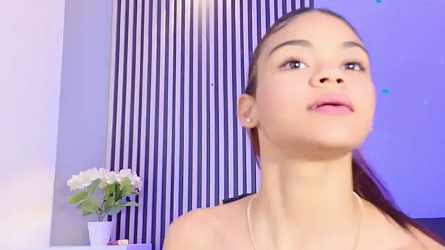 Anthonella smiith online show from 16, 4, 2026