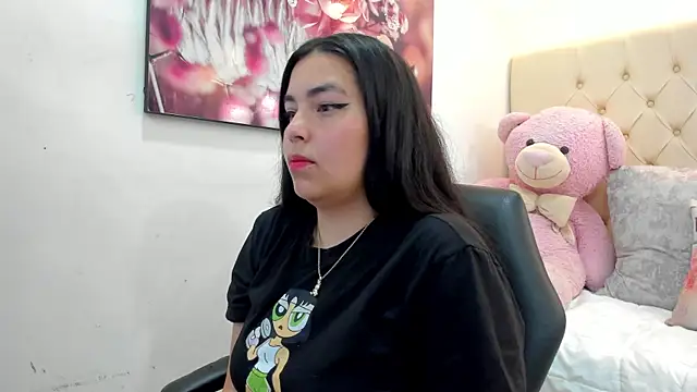 luna bloomm  online show from 14, 4, 2026