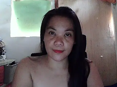 Snapshot of holdmetight21 chatting on 18, 4, 2026 holdmetight21 online show from 18, 4, 2026