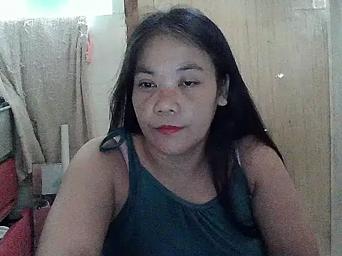 Snapshot of holdmetight21 chatting on 23, 4, 2026 holdmetight21 online show from 23, 4, 2026