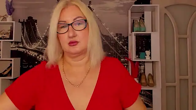 Snapshot of DianaFrances chatting on 6, 6, 2026 DianaFrances online show from 6, 6, 2026