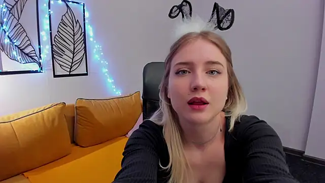 Liacandy  online show from 18, 4, 2026