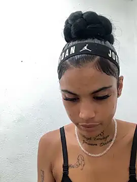Snapshot of La_reynazendeya_ chatting on 16, 6, 2026 La reynazendeya online show from 16, 6, 2026