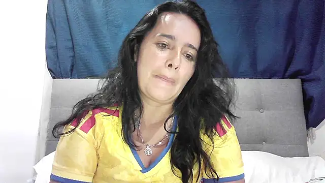 Snapshot of Estefany-magic chatting on 4, 7, 2026 Estefany-magic online show from 4, 7, 2026
