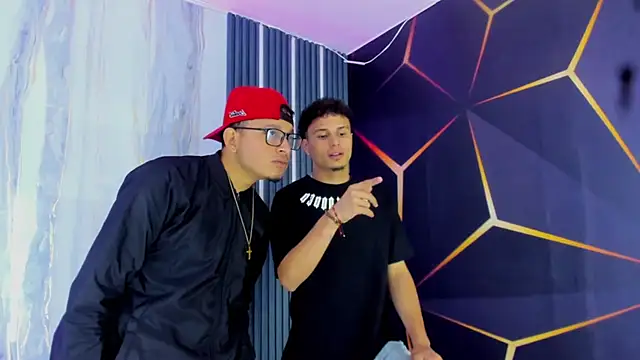 Snapshot of The_King_Swit chatting on 14, 4, 2026 The King Swit online show from 14, 4, 2026