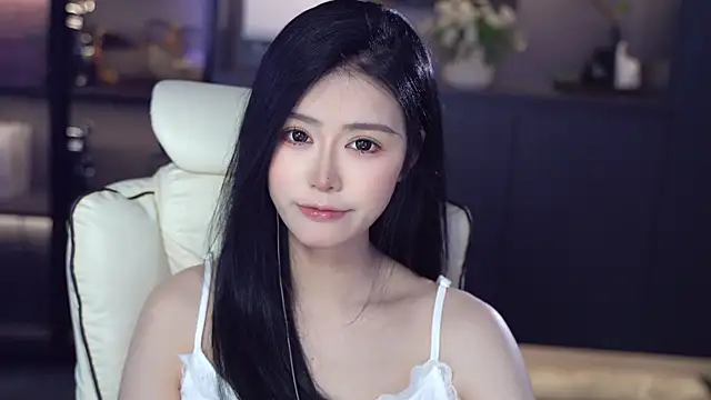 Snapshot of Seraphinei chatting on 7, 5, 2026 Seraphinei online show from 7, 5, 2026
