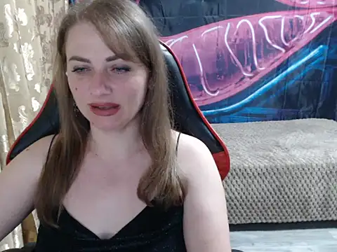 Snapshot of SoftEnigma chatting on 2, 5, 2026 SoftEnigma online show from 2, 5, 2026
