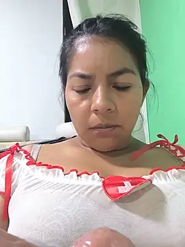 Snapshot of Tamaraxxx_hot chatting on 18, 6, 2026 Tamaraxxx hot online show from 18, 6, 2026
