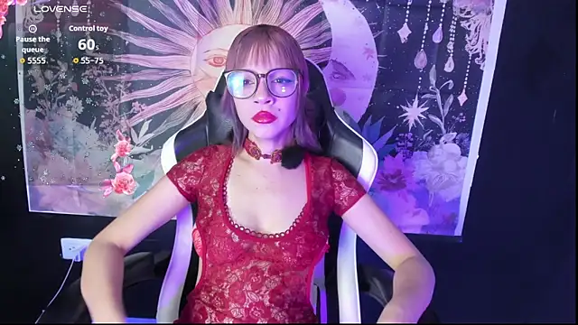 Snapshot of LaxiViolet chatting on 3, 7, 2026 LaxiViolet online show from 3, 7, 2026