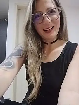VALELUXX online show from 22, 5, 2026