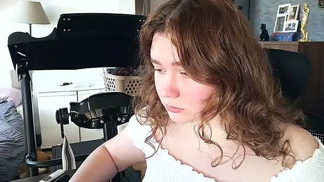AmeliFoxi online show from 1, 5, 2026