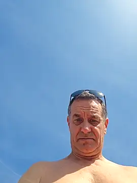Snapshot of loulouferrari chatting on 25, 4, 2026 loulouferrari online show from 25, 4, 2026