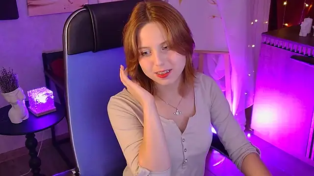 Snapshot of VivienneHebert chatting on 9, 7, 2026 VivienneHebert online show from 9, 7, 2026