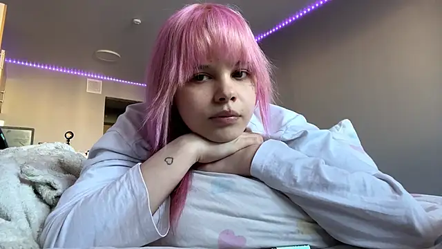 Iam Eshly online show from 28, 4, 2026