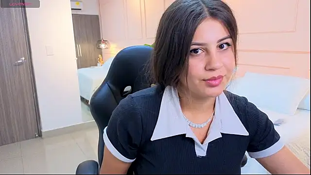 OLIVIA GARCIA   online show from 15, 4, 2026