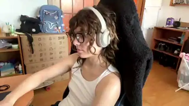 PillowPeachX online show from 4, 5, 2026