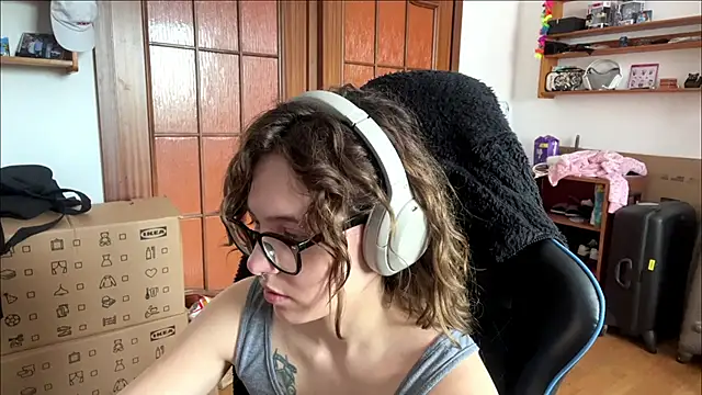 PillowPeachX online show from 19, 5, 2026