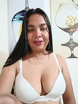 Snapshot of Silvana2927 chatting on 20, 6, 2026 Silvana2927 online show from 20, 6, 2026