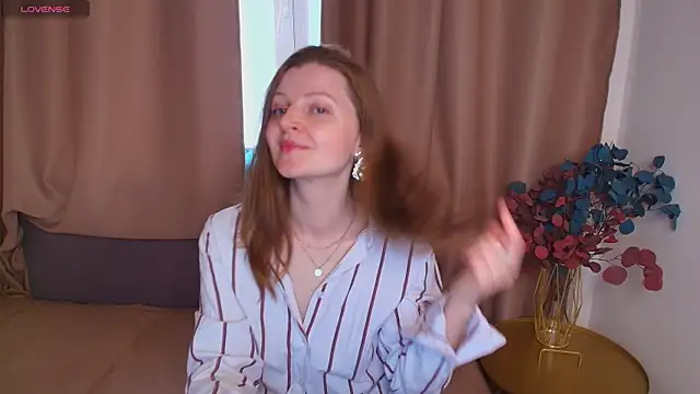 Snapshot of Liza__Evans chatting on 9, 5, 2026 Liza Evans online show from 9, 5, 2026