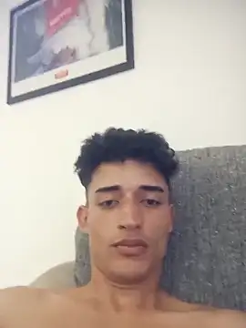 LatinBoy10 online show from 15, 4, 2026